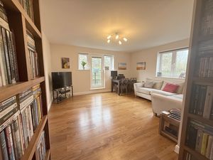 Lounge- click for photo gallery